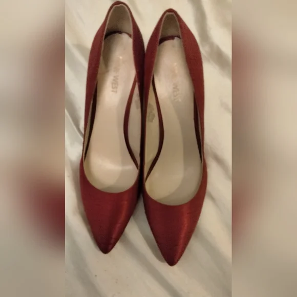 Gorgeous shantung silk Nine West heels 👠  ❤️ - Picture 4 of 4